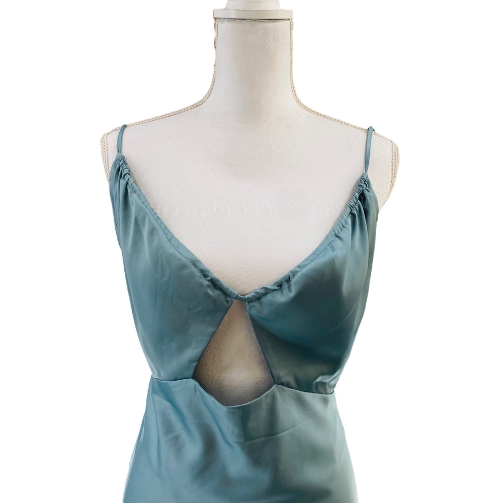 Petal & Pup NEW Cut Out Blue Satin Formal Midi Dress Size XL - Picture 5 of 11
